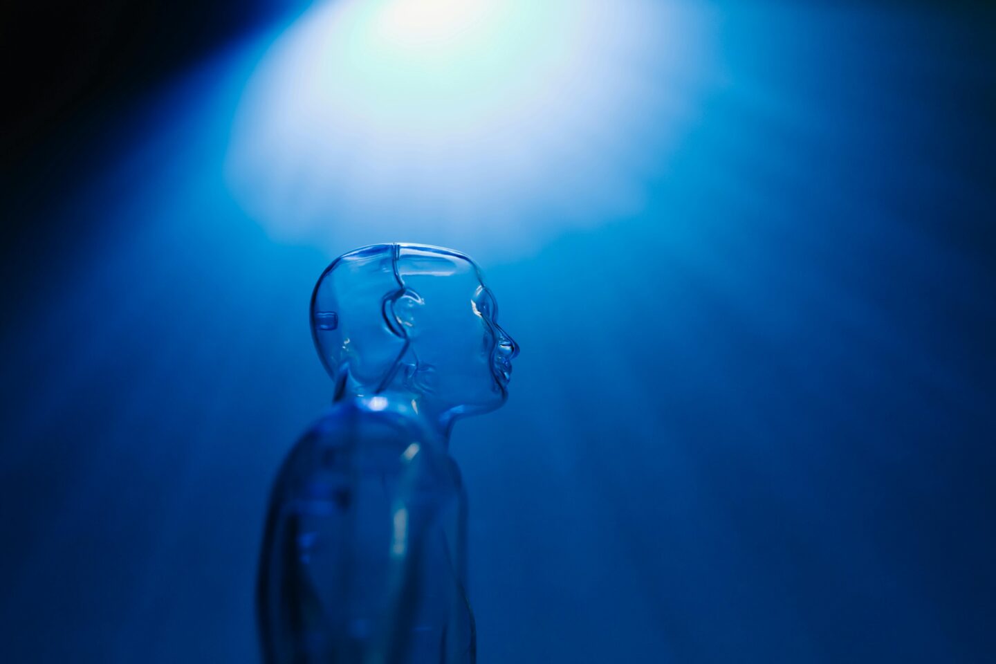 Explore AI risks and ethics in 2025, from bias to job disruption, and new regulations like the EU AI Act and US Executive Order impacting global AI development.